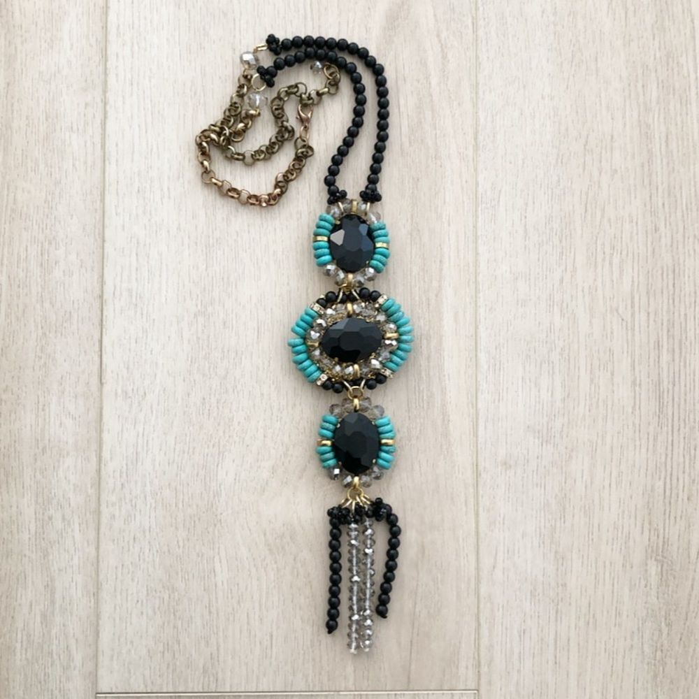 Turquoise tussle long necklace - Picture 5 of 10